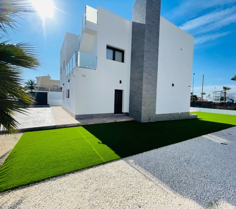 Calle Ariadna, 7, Torrevieja, Comunidad Valenciana, 0 , 5 Habitaciones Habitaciones,4 BathroomsBathrooms,Chalet,Comprar,Calle Ariadna, 7,0,2254
