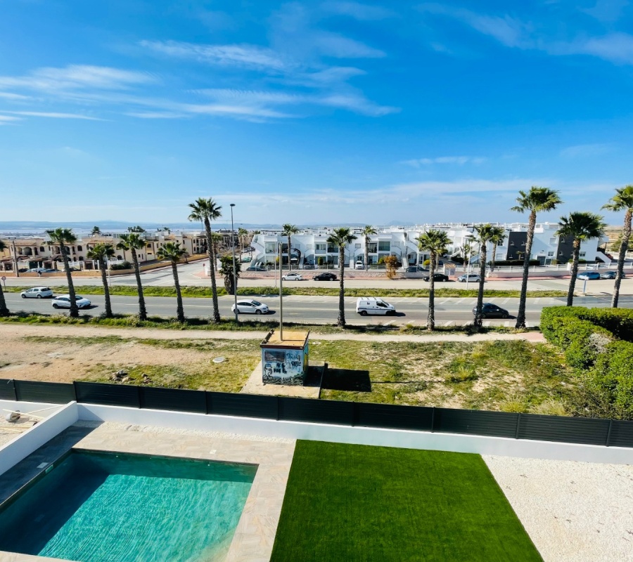Calle Ariadna, 7, Torrevieja, Comunidad Valenciana, 0 , 5 Habitaciones Habitaciones,4 BathroomsBathrooms,Chalet,Comprar,Calle Ariadna, 7,0,2254