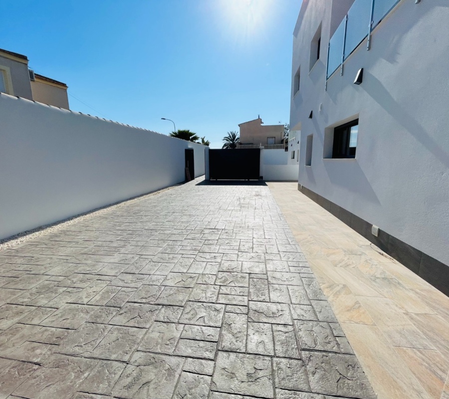 Calle Ariadna, 7, Torrevieja, Comunidad Valenciana, 0 , 5 Habitaciones Habitaciones,4 BathroomsBathrooms,Chalet,Comprar,Calle Ariadna, 7,0,2254