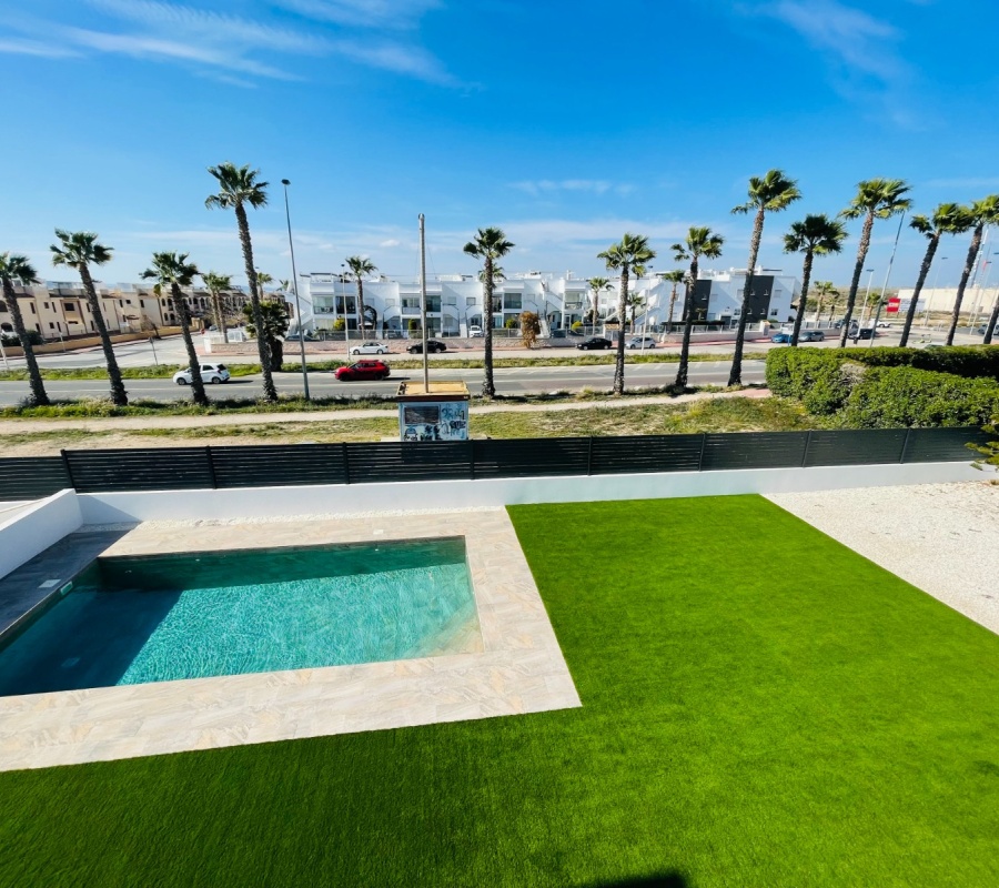 Calle Ariadna, 7, Torrevieja, Comunidad Valenciana, 0 , 5 Habitaciones Habitaciones,4 BathroomsBathrooms,Chalet,Comprar,Calle Ariadna, 7,0,2254