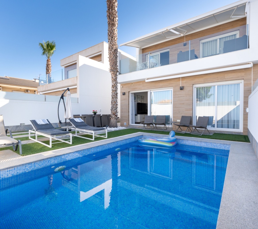 Calle Pintor Julio Romero de Torres, 40, San Pedro del Pinatar, Región de Murcia, 0 , 3 Habitaciones Habitaciones,2 BathroomsBathrooms,Chalet,Comprar,Calle Pintor Julio Romero de Torres, 40,0,2488