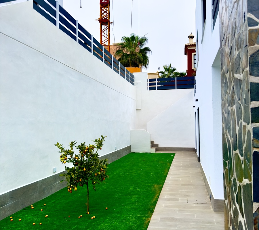 Ciudad Quesada, Alicante, Comunidad Valenciana, España, 0 , 4 Habitaciones Habitaciones,4 BathroomsBathrooms,Chalet,Comprar,Calle Onda, 14,0,2548