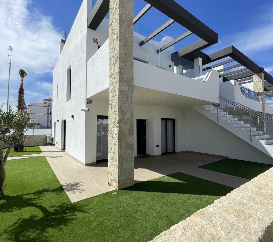 Torrevieja, Alicante, Comunidad Valenciana, España, 0 , 3 Habitaciones Habitaciones,2 BathroomsBathrooms,Adosado,Comprar,Calle Nervión, 12,0,1263