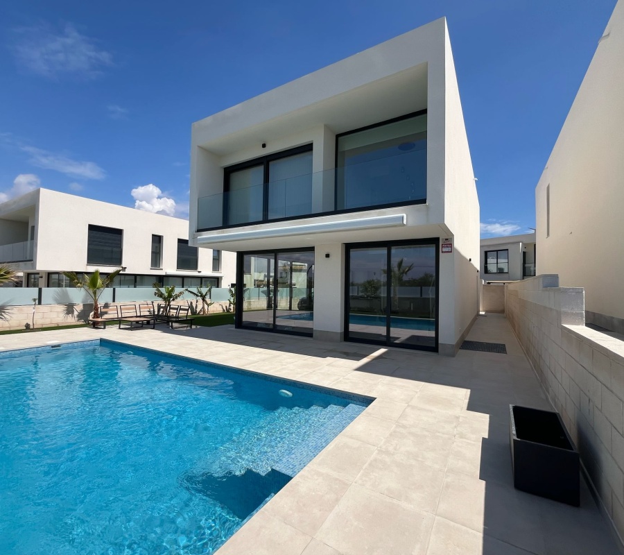Gran Alacant, Alicante, Comunidad Valenciana, España, 0 , 4 Habitaciones Habitaciones,3 BathroomsBathrooms,Chalet,Comprar,Calle Malta, 28,0,1320