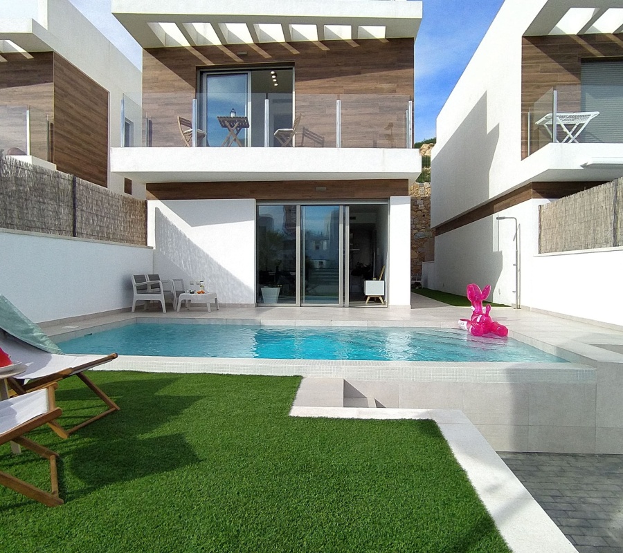 Orihuela, Alicante, Comunidad Valenciana, España, 0 , 3 Habitaciones Habitaciones,4 BathroomsBathrooms,Adosado,Comprar,Calle de la Garza, 12,0,1875
